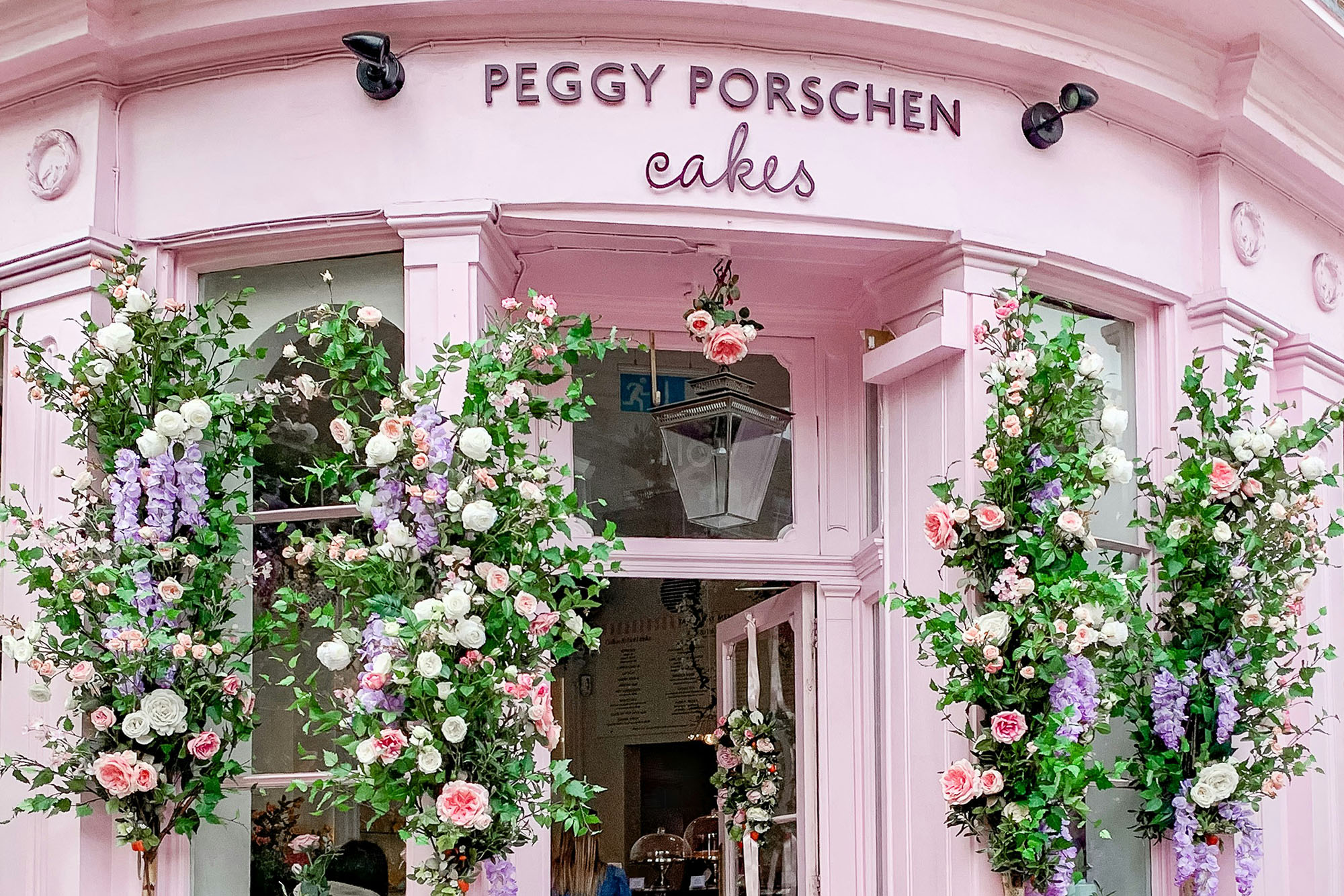 A picture of Peggy Porschen cake shop as part of a post on what to do with kids in Victoria, London
